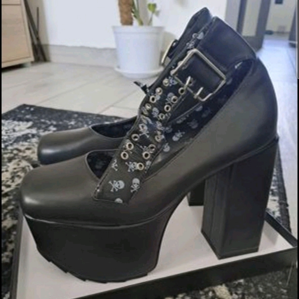 Lamoda Platform Heels Size 5